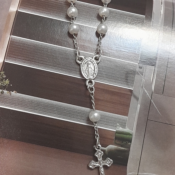 Rosary- One Decade Pearl Rosary - Picture 3 of 6